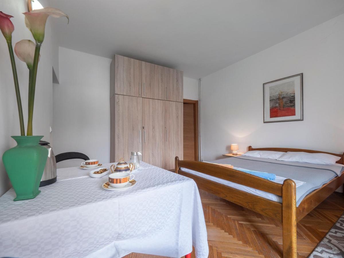 Madra Guest house
