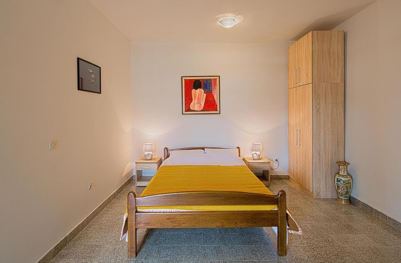 Madra Guest house