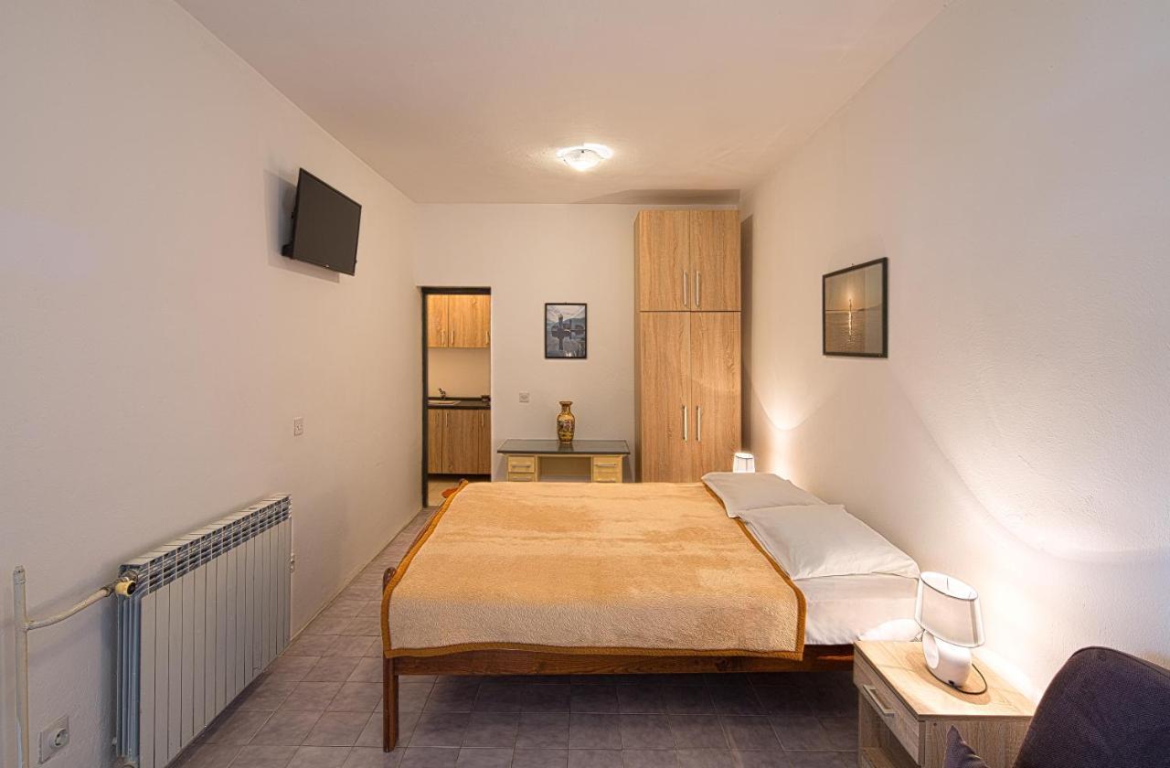 Guest house Madra *